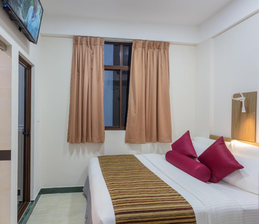 Beehive Hotel 3*